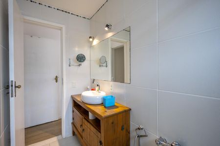 Apartamento à venda com 94m², 2 quartos e 1 vaga Apartamento à venda com 94m², 2 quartos e 1 vagaBanheiro da Suíte