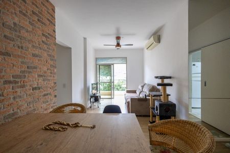 Apartamento à venda com 94m², 2 quartos e 1 vaga Apartamento à venda com 94m², 2 quartos e 1 vagaSala