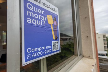 Apartamento à venda com 94m², 2 quartos e 1 vaga Apartamento à venda com 94m², 2 quartos e 1 vagaQuarto Suíte Placa