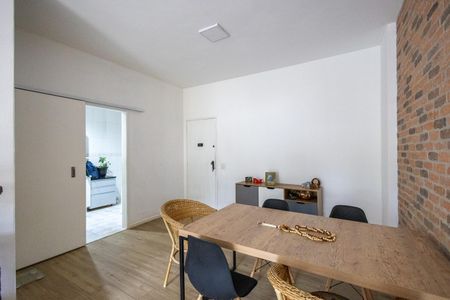 Apartamento à venda com 94m², 2 quartos e 1 vaga Apartamento à venda com 94m², 2 quartos e 1 vagaSala