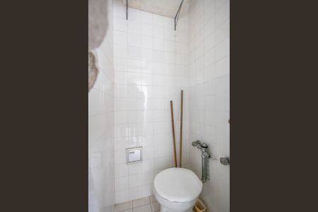 Apartamento à venda com 94m², 2 quartos e 1 vaga Apartamento à venda com 94m², 2 quartos e 1 vagaBanheiro de Serviço