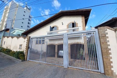 Casa à venda com 600m², 9 quartos e 4 vagas Casa à venda com 600m², 9 quartos e 4 vagasFachada do Prédio