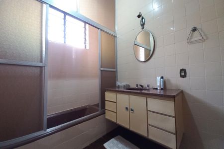 Casa à venda com 600m², 9 quartos e 4 vagas Casa à venda com 600m², 9 quartos e 4 vagasBanheiro da Suíte 2