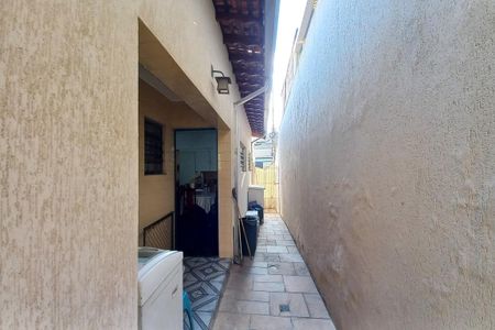 Casa à venda com 600m², 9 quartos e 4 vagas Casa à venda com 600m², 9 quartos e 4 vagasÁrea comum