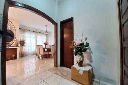 Casa à venda com 600m², 9 quartos e 4 vagas Casa à venda com 600m², 9 quartos e 4 vagasHall de Entrada