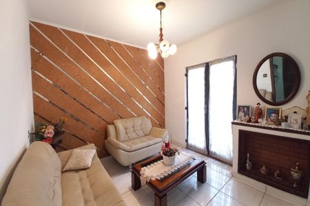 Casa à venda com 600m², 9 quartos e 4 vagas Casa à venda com 600m², 9 quartos e 4 vagasSala