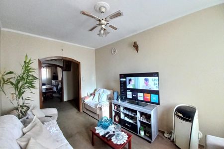 Casa à venda com 600m², 9 quartos e 4 vagas Casa à venda com 600m², 9 quartos e 4 vagasSala de TV