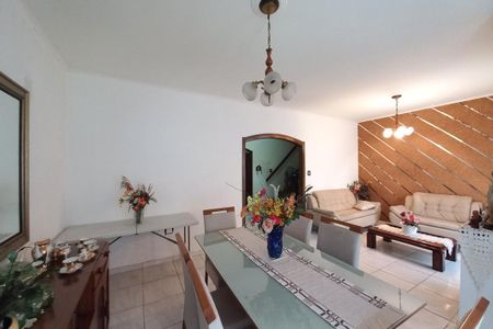 Casa à venda com 600m², 9 quartos e 4 vagas Casa à venda com 600m², 9 quartos e 4 vagasSala de Jantar