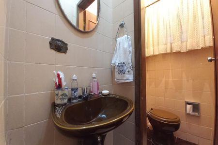 Casa à venda com 600m², 9 quartos e 4 vagas Casa à venda com 600m², 9 quartos e 4 vagasLavabo