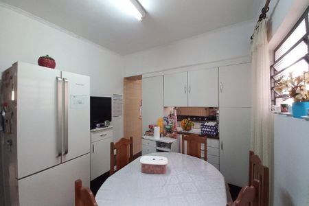 Casa à venda com 600m², 9 quartos e 4 vagas Casa à venda com 600m², 9 quartos e 4 vagasCopa