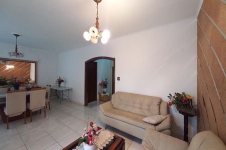 Casa à venda com 600m², 9 quartos e 4 vagas Casa à venda com 600m², 9 quartos e 4 vagasSala