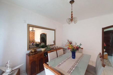 Casa à venda com 600m², 9 quartos e 4 vagas Casa à venda com 600m², 9 quartos e 4 vagasSala de Jantar