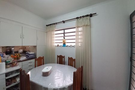 Casa à venda com 600m², 9 quartos e 4 vagas Casa à venda com 600m², 9 quartos e 4 vagasCopa