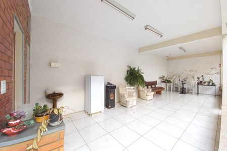 Casa à venda com 600m², 9 quartos e 4 vagas Casa à venda com 600m², 9 quartos e 4 vagasÁrea comum - Salão de festas