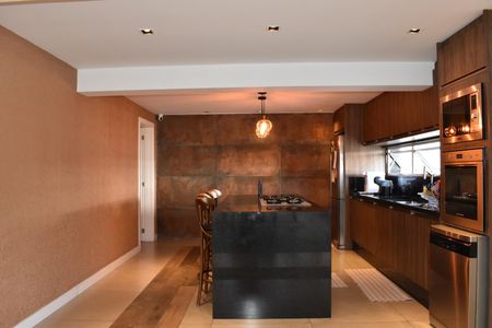 Casa para alugar com 540m², 4 quartos e 10 vagas Casa para alugar com 540m², 4 quartos e 10 vagasCozinha