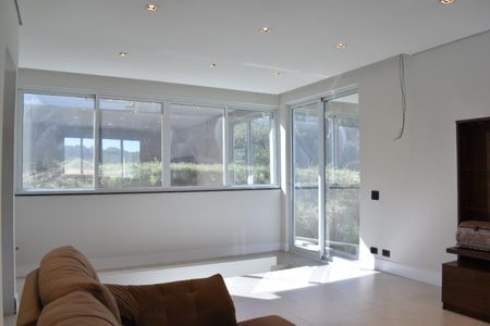 Casa para alugar com 540m², 4 quartos e 10 vagas Casa para alugar com 540m², 4 quartos e 10 vagasSala