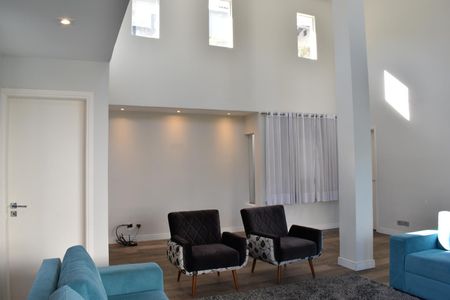 Casa para alugar com 540m², 4 quartos e 10 vagas Casa para alugar com 540m², 4 quartos e 10 vagasSala