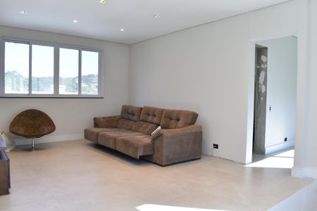 Casa para alugar com 540m², 4 quartos e 10 vagas Casa para alugar com 540m², 4 quartos e 10 vagasSala