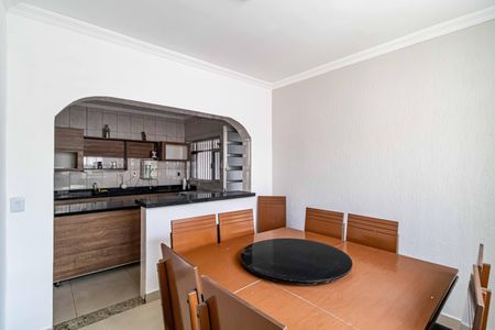 Casa à venda com 190m², 3 quartos e 2 vagasCopa