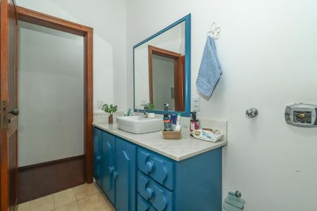 Casa à venda com 278m², 4 quartos e 4 vagasBanheiro Social