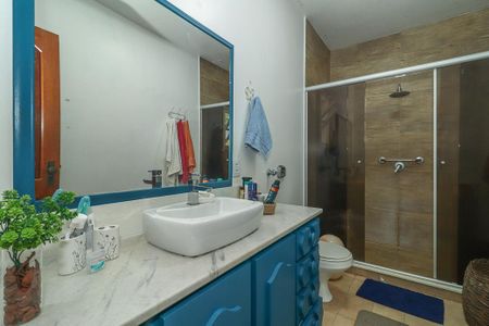 Casa à venda com 278m², 4 quartos e 4 vagasBanheiro Social