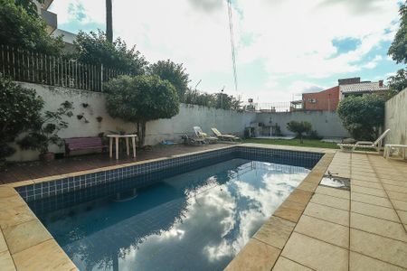 Casa à venda com 278m², 4 quartos e 4 vagasPiscina