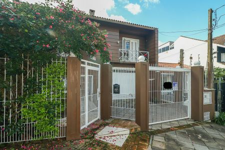 Casa à venda com 278m², 4 quartos e 4 vagasFachada