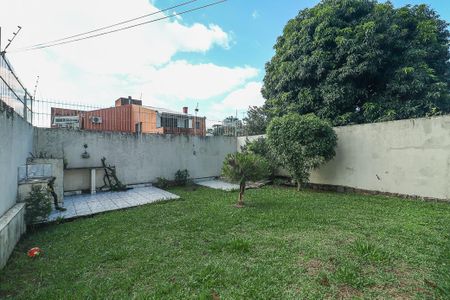 Casa à venda com 278m², 4 quartos e 4 vagasFundos