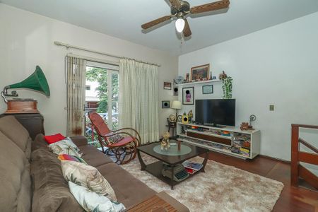 Casa à venda com 278m², 4 quartos e 4 vagasSala de TV