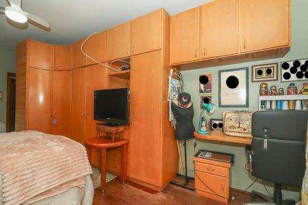 Casa à venda com 278m², 4 quartos e 4 vagasQuarto Suíte