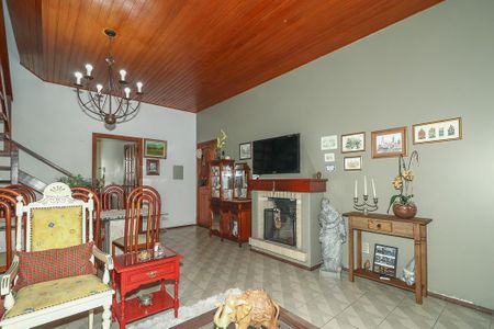 Casa à venda com 278m², 4 quartos e 4 vagasSala