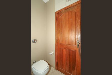 Casa à venda com 278m², 4 quartos e 4 vagasBanheiro da Suíte