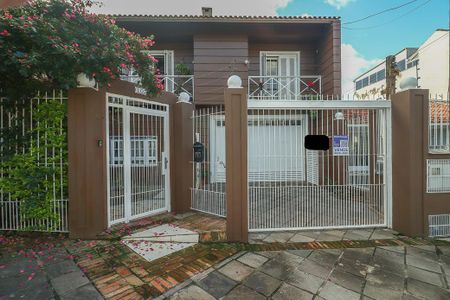 Casa à venda com 278m², 4 quartos e 4 vagasFachada