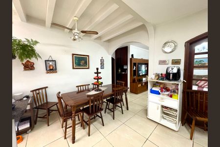 Casa à venda com 184m², 3 quartos e 2 vagasCozinha