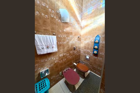 Casa à venda com 184m², 3 quartos e 2 vagasBanheiro Social