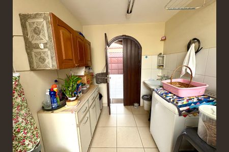 Casa à venda com 184m², 3 quartos e 2 vagasÁrea de Serviço