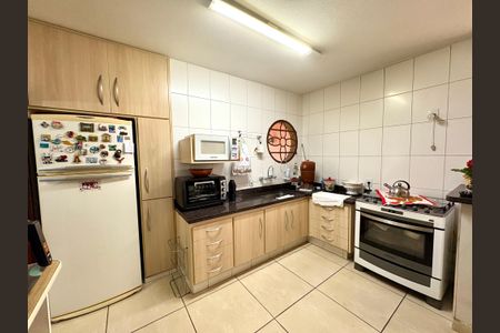 Casa à venda com 184m², 3 quartos e 2 vagasCozinha