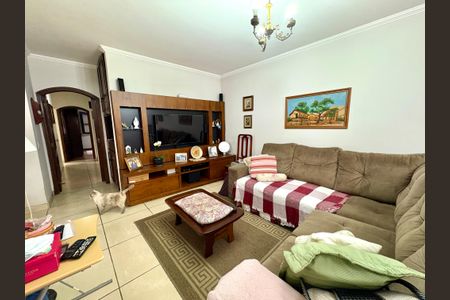 Casa à venda com 184m², 3 quartos e 2 vagasSala