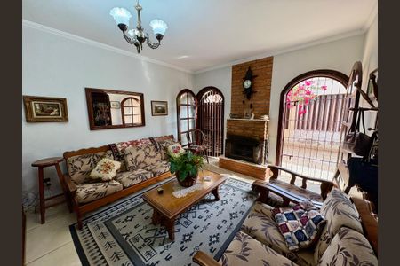 Casa à venda com 184m², 3 quartos e 2 vagasSala