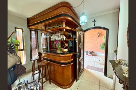 Casa à venda com 184m², 3 quartos e 2 vagasSala