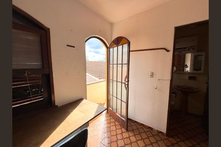 Casa à venda com 184m², 3 quartos e 2 vagasQuarto - edícula