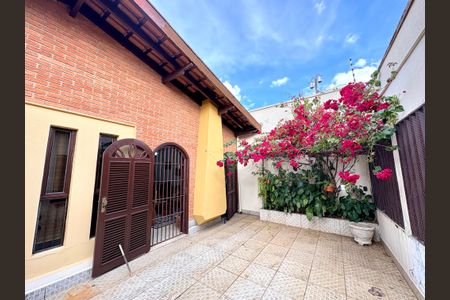 Casa à venda com 184m², 3 quartos e 2 vagasGaragem