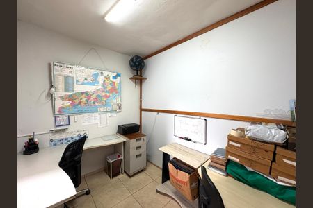 Casa à venda com 184m², 3 quartos e 2 vagasEscritório (externo)