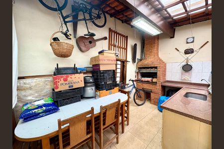 Casa à venda com 184m², 3 quartos e 2 vagasChurrasqueira