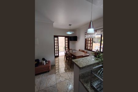 Casa à venda com 180m², 2 quartos e 4 vagasFoto 09