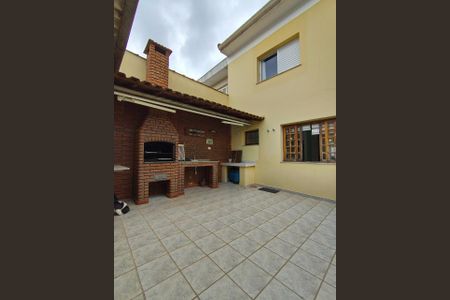 Casa à venda com 180m², 2 quartos e 4 vagasFoto 01