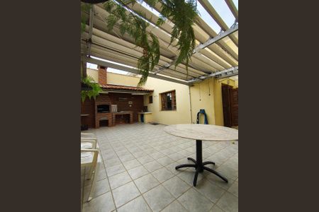 Casa à venda com 180m², 2 quartos e 4 vagasFoto 03