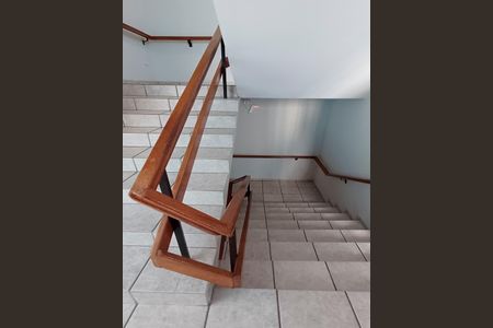 Apartamento para alugar com 59m², 2 quartos e 2 vagasEscada