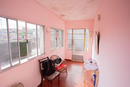 Casa à venda com 320m², 2 quartos e 2 vagas Casa à venda com 320m², 2 quartos e 2 vagasQuintal