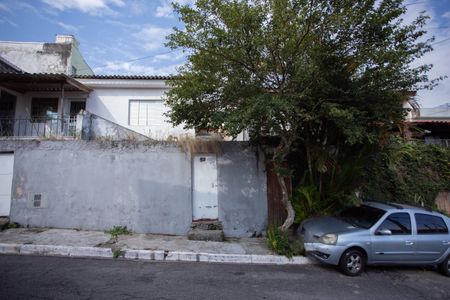 Casa à venda com 320m², 2 quartos e 2 vagas Casa à venda com 320m², 2 quartos e 2 vagasFachada